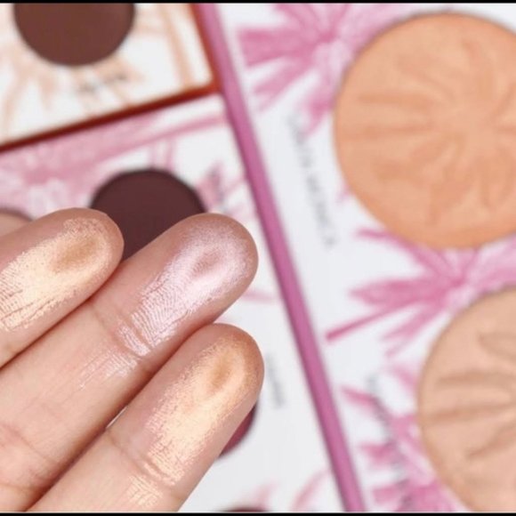 Beauty Creations Cali Glow Highlighter Palette - Picture 7 of 14